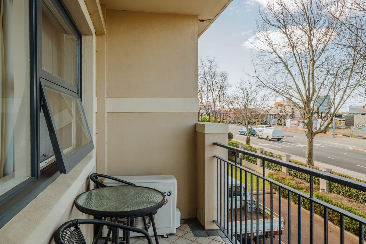 Canning Bridge Auto Lodge パース エクステリア 写真